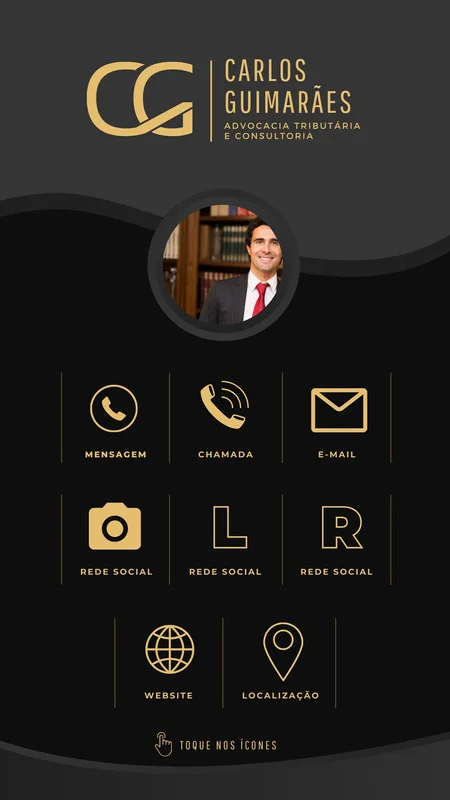 Story de Instagram para escritório de advocacia com design moderno em preto e dourado. Apresenta foto do advogado, logo, nome e ícones para mensagem, chamada, e-mail, redes sociais, website e localização.
