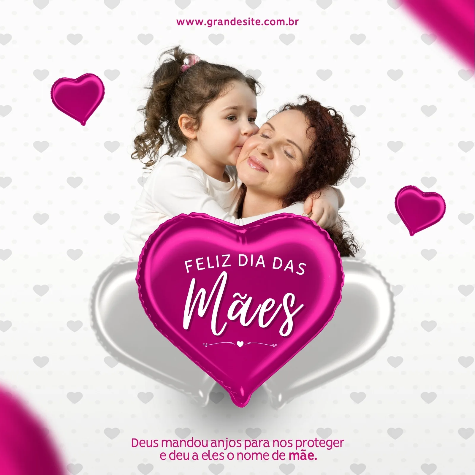 Um post para redes sociais com a mensagem "Feliz Dia das Mães" em um balão rosa em formato de coração. Uma criança beija a bochecha de sua mãe, que fecha os olhos com carinho. Balões menores em forma de coração rosa e branco completam a arte.