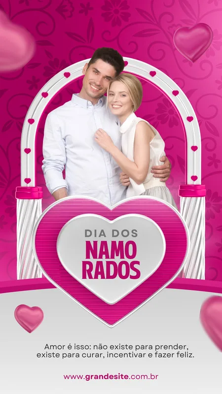 Casal sorridente abraçado em um cenário rosa com detalhes de corações e um arco decorativo. O texto 'Dia dos Namorados' aparece em destaque em um coração central. Ideal para posts românticos e promoções.