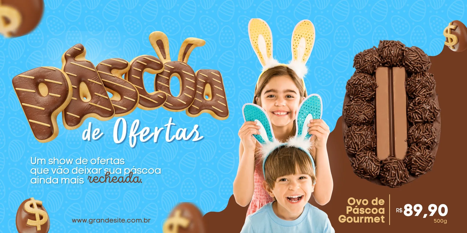 Banner horizontal com fundo azul claro e estampa de ovos de Páscoa. Ao centro, o título 'Páscoa de Ofertas' em letras de chocolate. Duas crianças sorridentes usam orelhas de coelho. À direita, um ovo de Páscoa gourmet decorado com granulado e um chocolate Kit Kat. Abaixo, o preço e a descrição do produto.